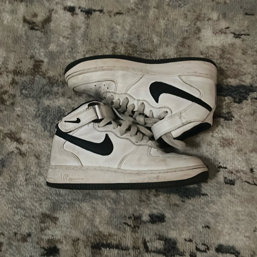 Kids Nike Air Force 1 high top sneakers sis youth 4.5